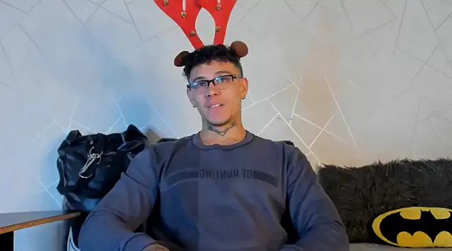 Snapshot of NoahhBrown chatting on December 2024 03:42:01 AM NoahhBrown online show from December 2024 03:42:01 AM