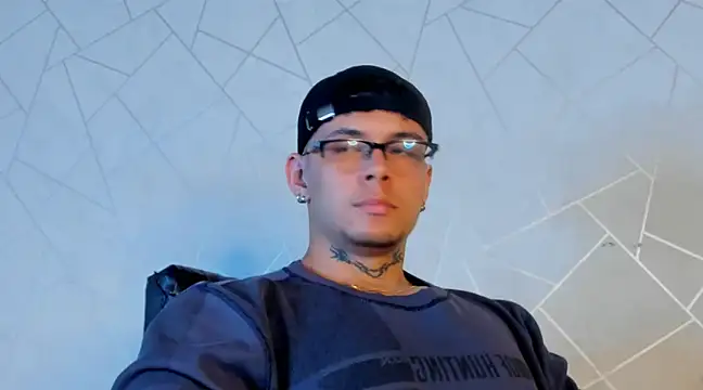 Snapshot of NoahhBrown chatting on December 2024 06:46:02 AM NoahhBrown online show from December 2024 06:46:02 AM