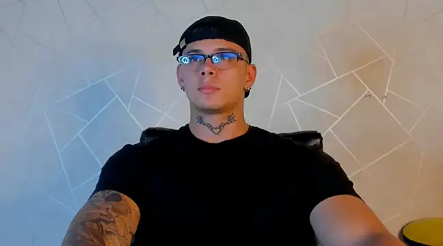 Snapshot of NoahhBrown chatting on December 2024 07:15:02 AM NoahhBrown online show from December 2024 07:15:02 AM