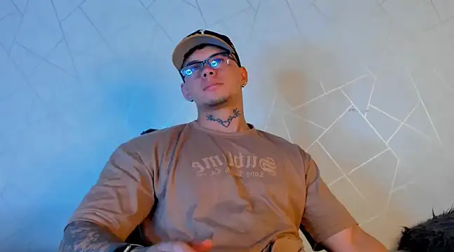 Snapshot of NoahhBrown chatting on January 2025 03:34:02 AM NoahhBrown online show from January 2025 03:34:02 AM