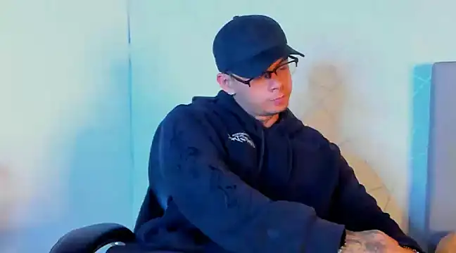 Snapshot of NoahhBrown chatting on January 2025 03:12:01 AM NoahhBrown online show from January 2025 03:12:01 AM