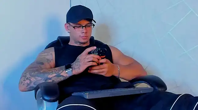 Snapshot of NoahhBrown chatting on January 2025 06:22:02 AM NoahhBrown online show from January 2025 06:22:02 AM