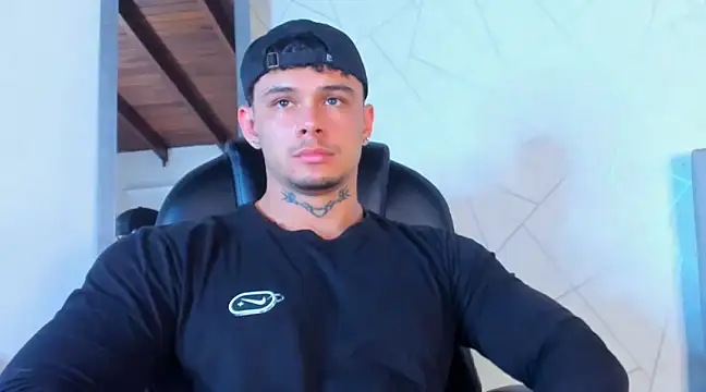 Snapshot of NoahhBrown chatting on March 2025 03:13:02 AM NoahhBrown online show from March 2025 03:13:02 AM