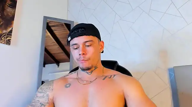 Snapshot of NoahhBrown chatting on March 2025 06:46:01 AM NoahhBrown online show from March 2025 06:46:01 AM