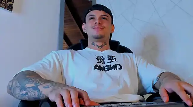 Snapshot of NoahhBrown chatting on March 2025 03:22:02 AM NoahhBrown online show from March 2025 03:22:02 AM