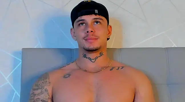 Snapshot of NoahhBrown chatting on March 2025 05:59:02 AM NoahhBrown online show from March 2025 05:59:02 AM