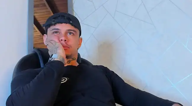 Snapshot of NoahhBrown chatting on March 2025 02:56:02 AM NoahhBrown online show from March 2025 02:56:02 AM