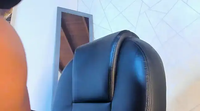 Snapshot of NoahhBrown chatting on March 2025 08:29:02 AM NoahhBrown online show from March 2025 08:29:02 AM