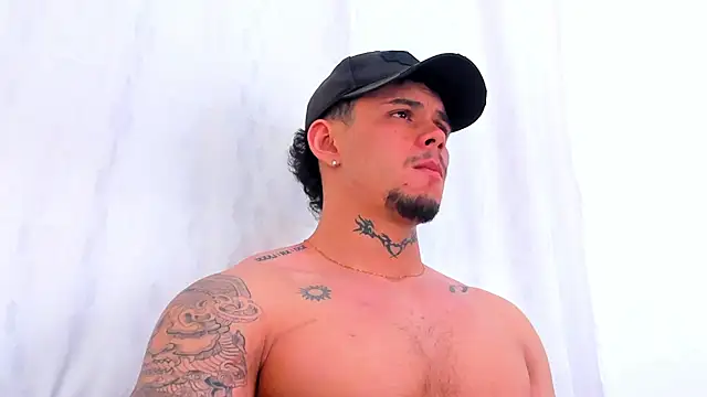 Snapshot of NoahhBrown chatting on October 2025 06:01:02 AM NoahhBrown online show from October 2025 06:01:02 AM