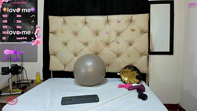 Snapshot of cleopatraa chatting on April 2026 06:46:01 PM cleopatraa online show from April 2026 06:46:01 PM