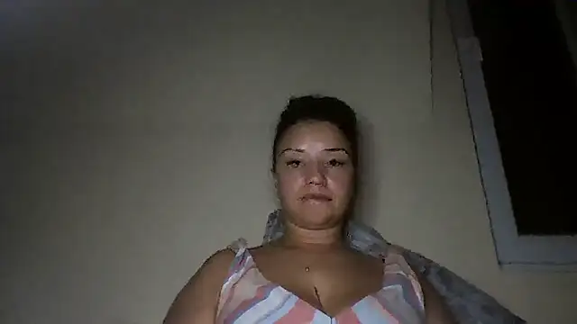 Snapshot of Linusya chatting on September 2025 04:39:02 PM Linusya online show from September 2025 04:39:02 PM