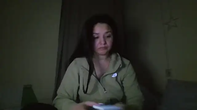 Snapshot of Linusya chatting on February 2026 04:43:01 PM Linusya online show from February 2026 04:43:01 PM