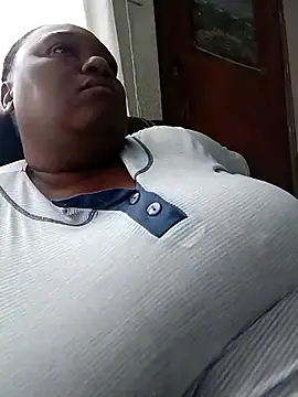 Snapshot of MATUREBUSSTY chatting on February 2026 12:14:02 PM MATUREBUSSTY online show from February 2026 12:14:02 PM