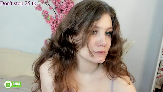 Snapshot of Charlotte_wow chatting on January 2025 06:46:01 PM Charlotte wow online show from January 2025 06:46:01 PM