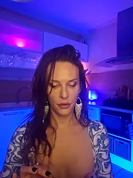 Luna Kitanna online show from December 2024 07:11:02 PM