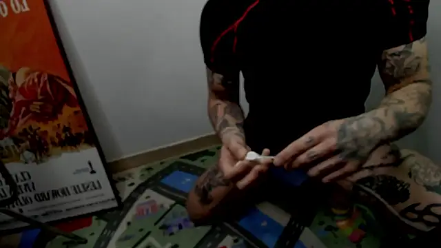 layneinchains online show from October 2025 10:36:01 AM