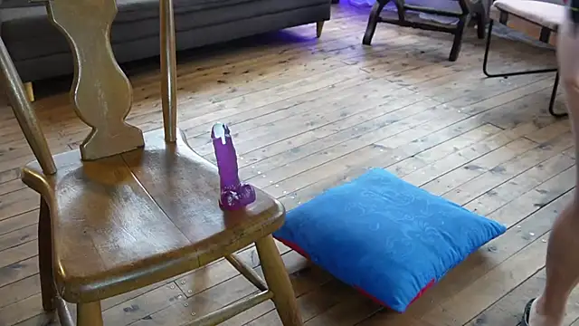 Kozzy  online show from October 2025 06:49:02 PM