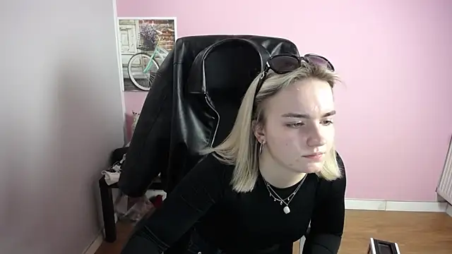 viktoria lovely online show from April 2026 11:03:02 AM