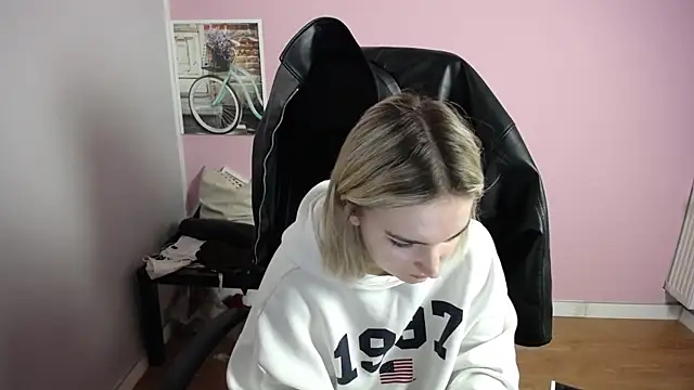 viktoria lovely online show from May 2026 06:08:01 AM