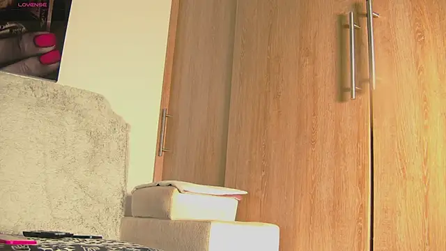 aidaadams online show from October 2025 11:19:01 AM