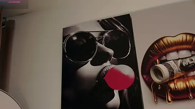 aidaadams online show from December 2025 11:19:01 AM