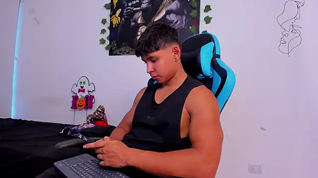 Snapshot of Bray_Kevin chatting on December 2024 09:57:01 PM Bray Kevin online show from December 2024 09:57:01 PM