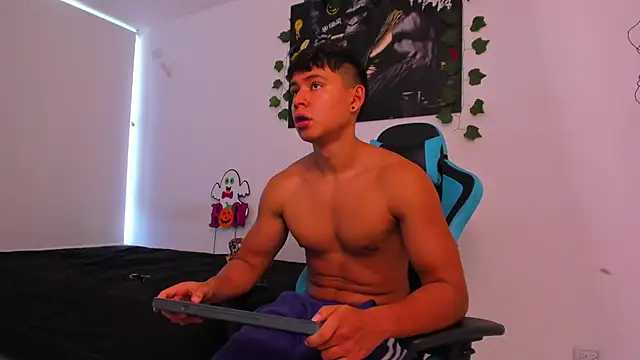 Snapshot of Bray_Kevin chatting on January 2025 04:27:01 PM Bray Kevin online show from January 2025 04:27:01 PM