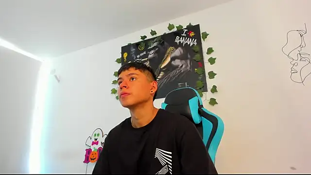 Snapshot of Bray_Kevin chatting on January 2025 04:36:01 PM Bray Kevin online show from January 2025 04:36:01 PM