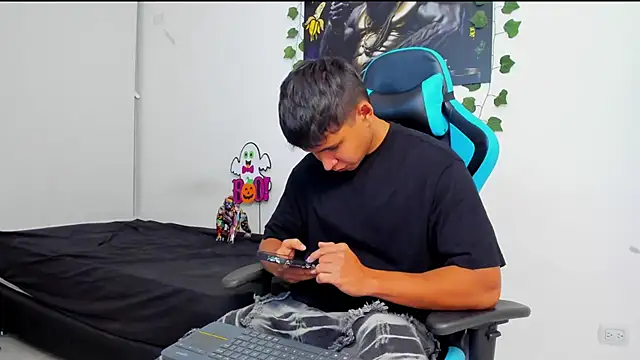 Snapshot of Bray_Kevin chatting on February 2025 11:24:01 PM Bray Kevin online show from February 2025 11:24:01 PM