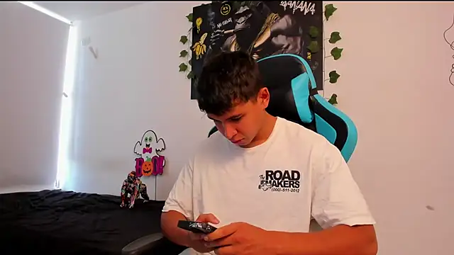 Snapshot of Bray_Kevin chatting on February 2025 04:01:02 PM Bray Kevin online show from February 2025 04:01:02 PM