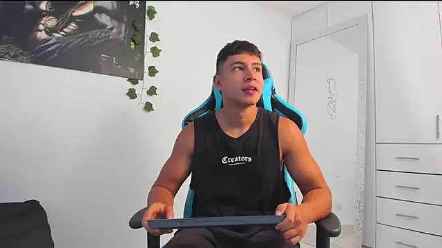 Snapshot of Bray_Kevin chatting on February 2025 05:02:02 PM Bray Kevin online show from February 2025 05:02:02 PM