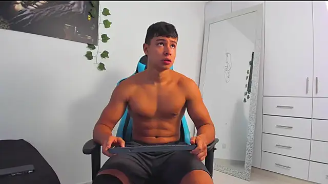 Snapshot of Bray_Kevin chatting on March 2025 04:44:02 PM Bray Kevin online show from March 2025 04:44:02 PM