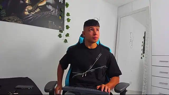 Snapshot of Bray_Kevin chatting on March 2025 12:22:02 AM Bray Kevin online show from March 2025 12:22:02 AM