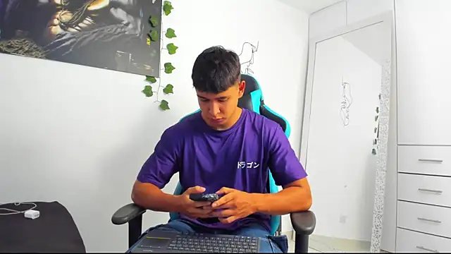 Snapshot of Bray_Kevin chatting on March 2025 10:11:01 PM Bray Kevin online show from March 2025 10:11:01 PM