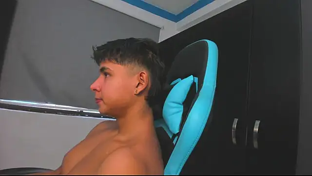 Snapshot of Bray_Kevin chatting on October 2025 02:31:01 PM Bray Kevin online show from October 2025 02:31:01 PM