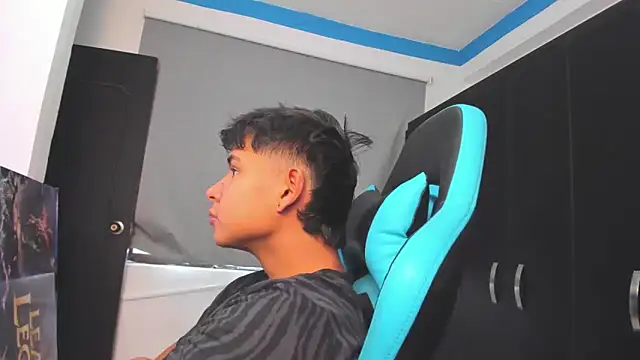 Snapshot of Bray_Kevin chatting on October 2025 05:14:01 PM Bray Kevin online show from October 2025 05:14:01 PM