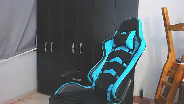 Snapshot of Bray_Kevin chatting on December 2025 09:21:02 PM Bray Kevin online show from December 2025 09:21:02 PM