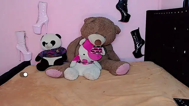 Ciinamonloren online show from March 2025 03:35:02 AM