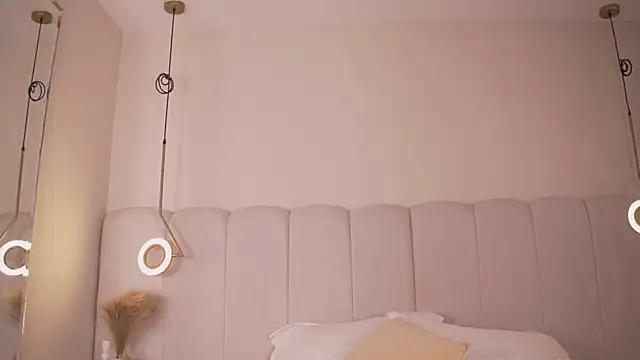 Abby-me online show from March 2026 12:27:01 PM