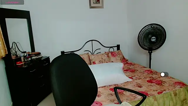 Lily Benet1 online show from May 2026 10:40:02 PM