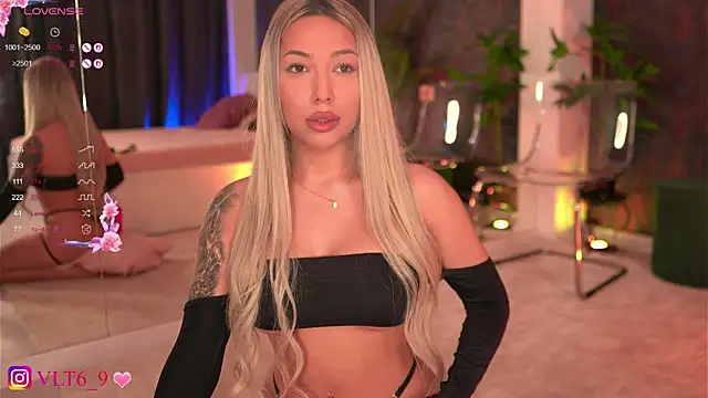 Snapshot of violettabunny03 chatting on March 2025 10:28:02 PM violettabunny03 online show from March 2025 10:28:02 PM