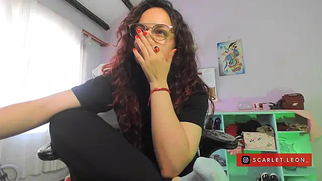 Scarletleon77 online show from January 2025 05:33:02 PM