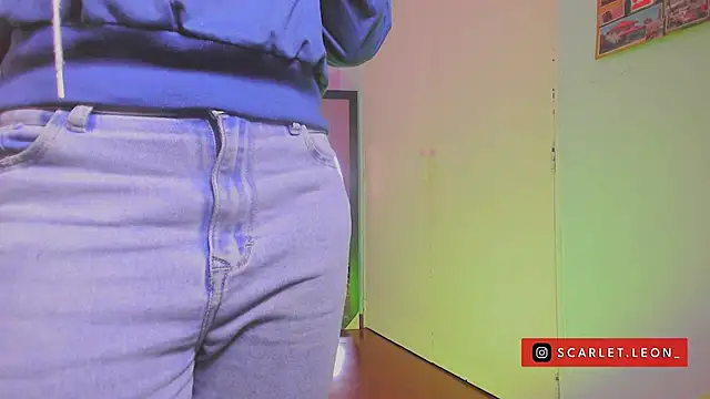 Scarletleon77 online show from February 2025 04:13:02 PM