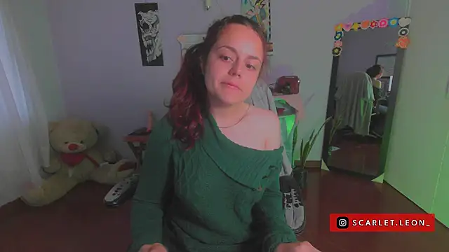 Scarletleon77 online show from March 2025 10:10:02 PM