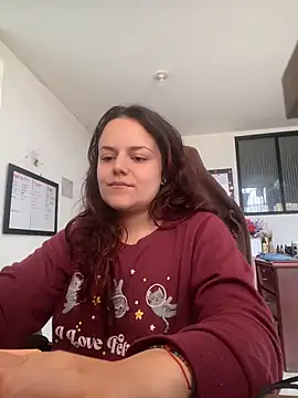 Scarletleon77 online show from June 2026 01:17:02 PM