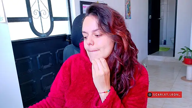 Scarletleon77 online show from July 2026 02:34:01 PM
