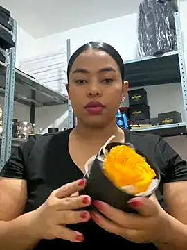 Snapshot of PUSHYLATE chatting on November 2025 08:22:01 PM PUSHYLATE online show from November 2025 08:22:01 PM