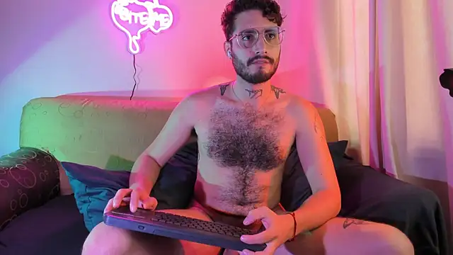 Snapshot of axel_giracr chatting on November 2025 07:25:02 PM axel giracr online show from November 2025 07:25:02 PM