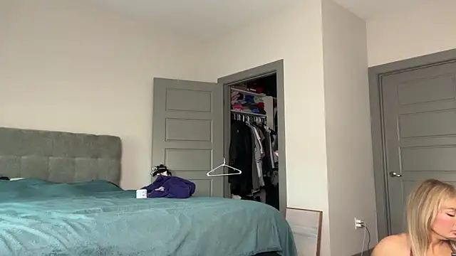 ElenaErickson online show from February 2025 11:47:01 PM