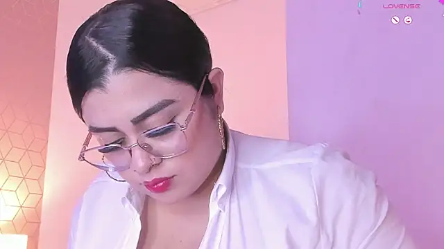 Snapshot of Emilyboobss chatting on March 2025 06:47:01 AM Emilyboobss online show from March 2025 06:47:01 AM